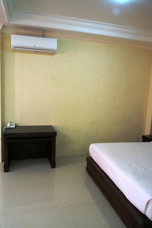 Edotel Minangkabau Padang  Rom bilde